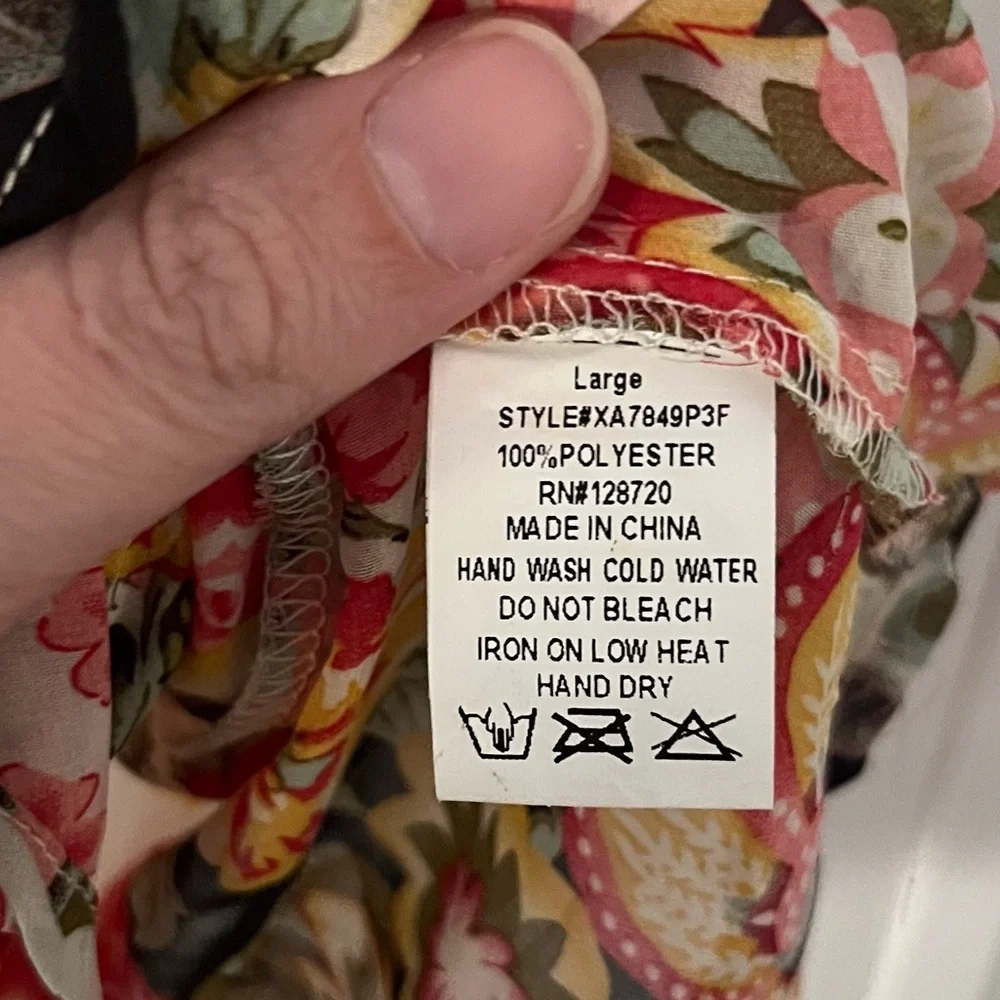 Mi Ami Francesca’s Floral Sleeveless Blouse Size Large Cream Multicolor - Picture 5 of 9